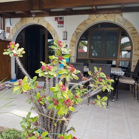 Chalet For 4 People In A Quiet Area In The North Of Fuerteventura Landhuis